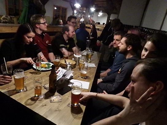 7. Účastníci srazu v 20:31 hodin
